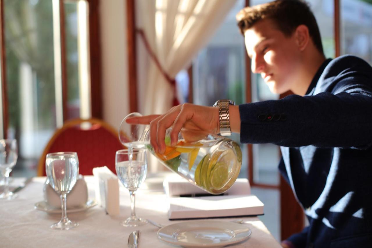 Pegasa Pils Spa Hotel Jūrkalne Buitenkant foto