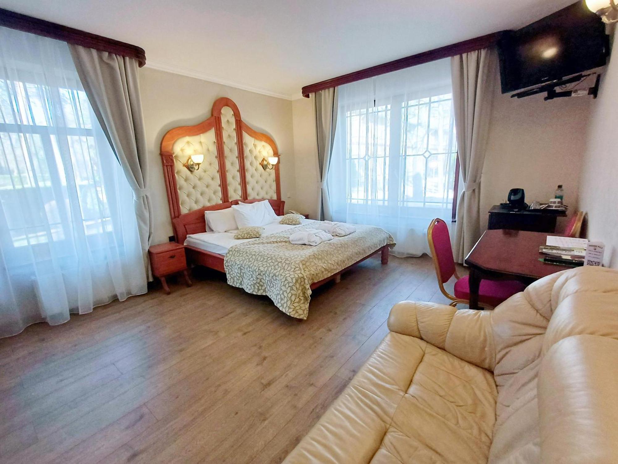 Pegasa Pils Spa Hotel Jūrkalne Buitenkant foto