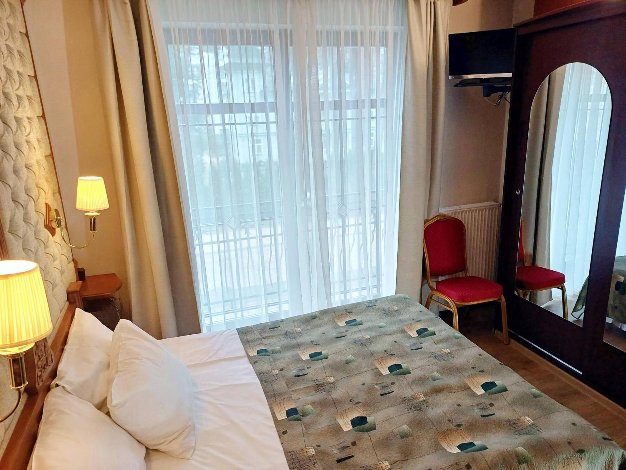 Pegasa Pils Spa Hotel Jūrkalne Buitenkant foto